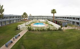 Ez 8 Motel Airporter